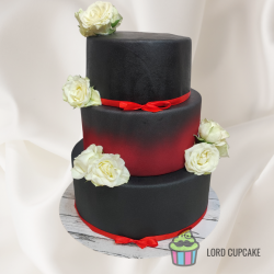 Tarta boda negra con rosas...