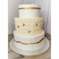 💍 Ya hemos empezado con las bodas y nos ha encantado la tarta que escogió Carol. 
Moderna, sencilla pero muy elegante. Cubierta con crema de mantequilla y chocolate 🤤 ¿Qué os parece?

👉 Os dejamos en stories la otra tarta para que decidáis cuál va más con vuestro estilo.
Os leemos ☺️

Muchas gracias por confiar en nosotras ❤️

#cake #tarta #buttercreamcake #customizedcakes #tartadecorada #tartapersonalizada #tartasdecoradas #tartacumpleaños #pasteleriapersonalizada #pasteleria #lordcupcake #lordcupcake_bilbao #bilbao #bodas #bodasbilbao #weddingcake #wedding #tartaboda #bodasbizkaia